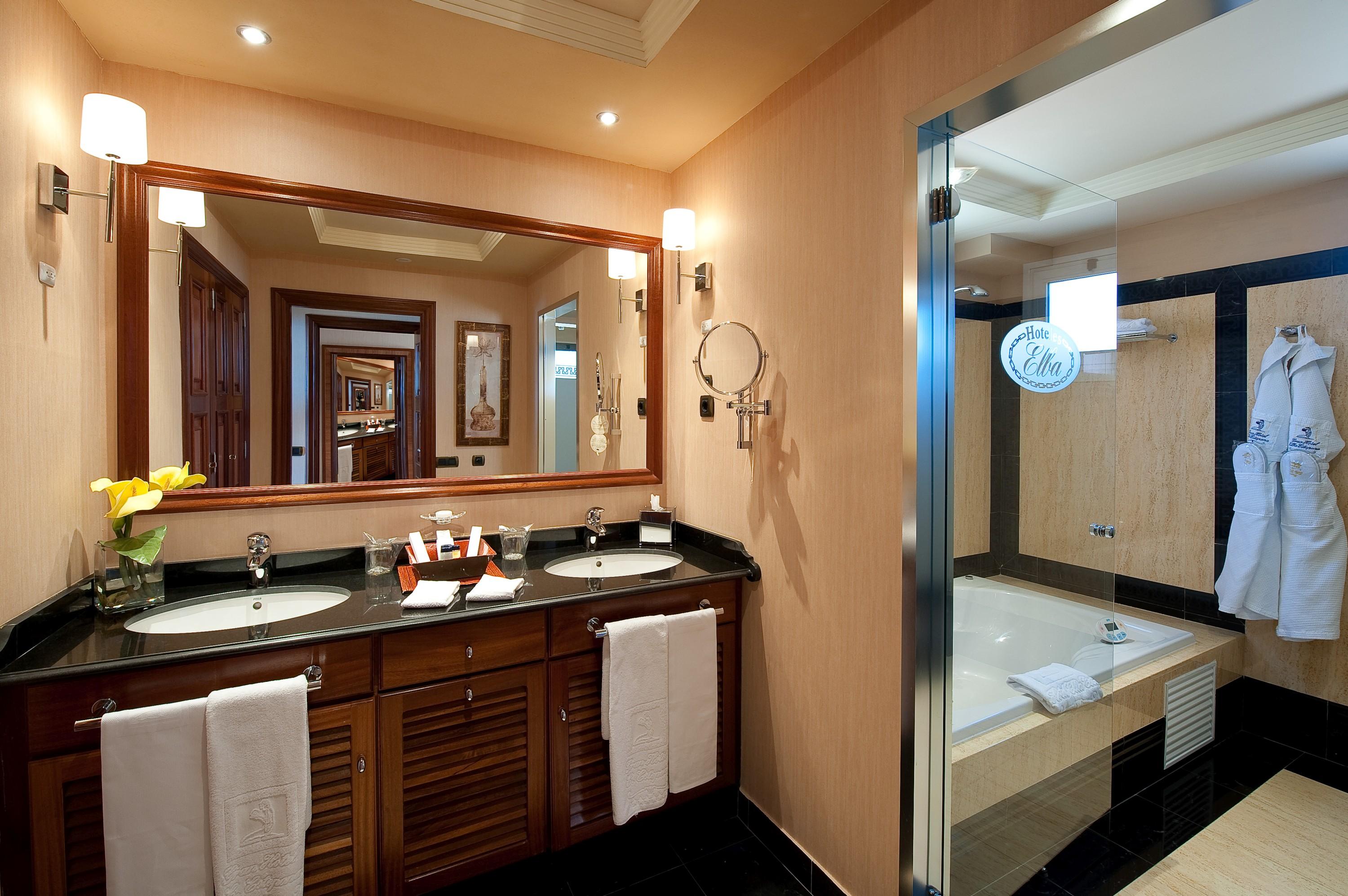 Elba Estepona Gran Hotel & Thalasso Spa Room photo Bathroom