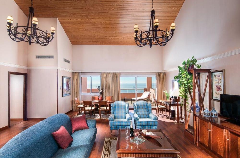 Elba Estepona Gran Hotel & Thalasso Spa Exterior photo Suite at the Athens Hilton