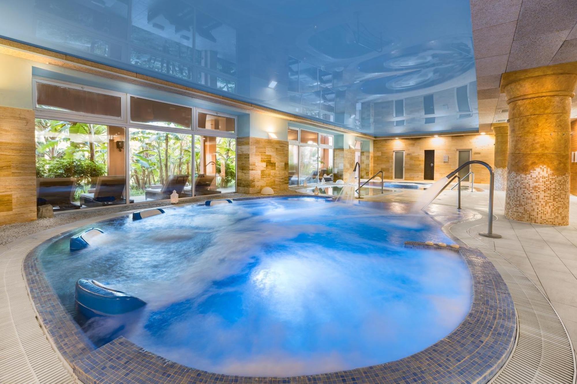 Elba Estepona Gran Hotel & Thalasso Spa Exterior photo