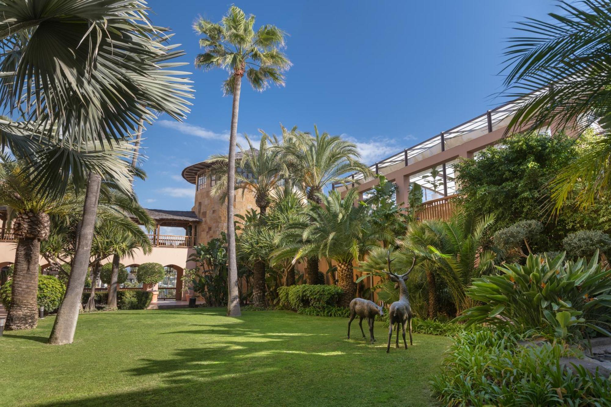 Elba Estepona Gran Hotel & Thalasso Spa Exterior photo