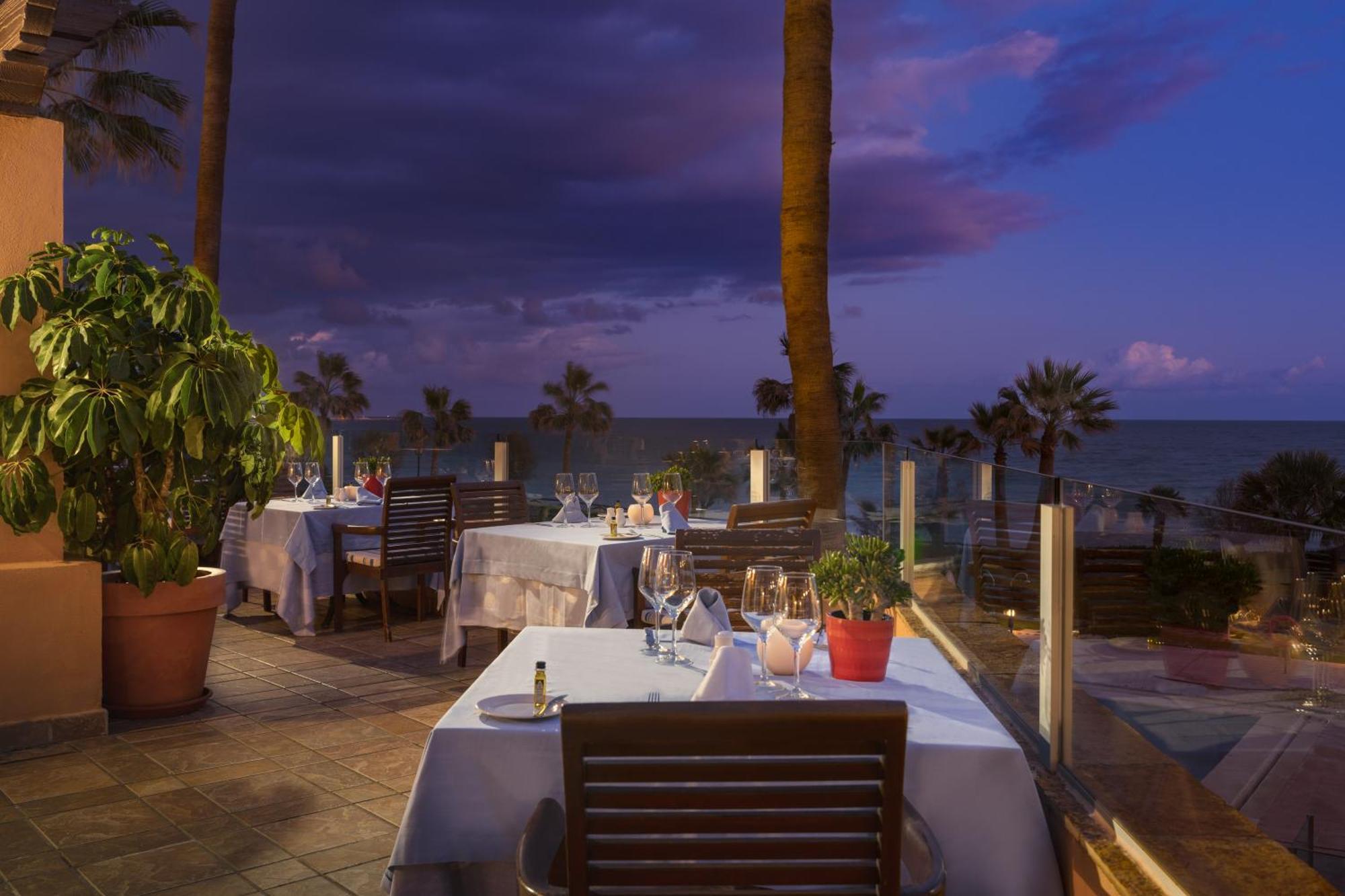 Elba Estepona Gran Hotel & Thalasso Spa Exterior photo