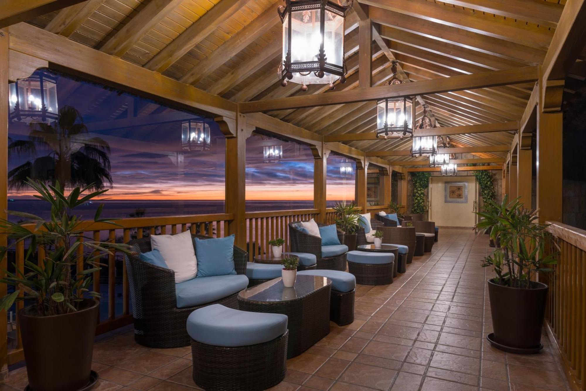 Elba Estepona Gran Hotel & Thalasso Spa Exterior photo