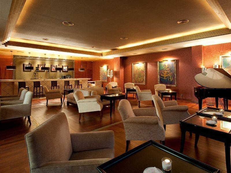 Elba Estepona Gran Hotel & Thalasso Spa Exterior photo The lounge at the airport