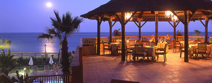 Elba Estepona Gran Hotel & Thalasso Spa Exterior photo The restaurant at the hotel